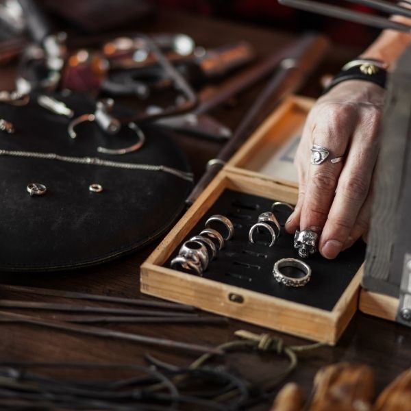 The Advantages Of Self Storage Vaults: Why They’re Ideal For Your Valuables 4 Jewelry Collection